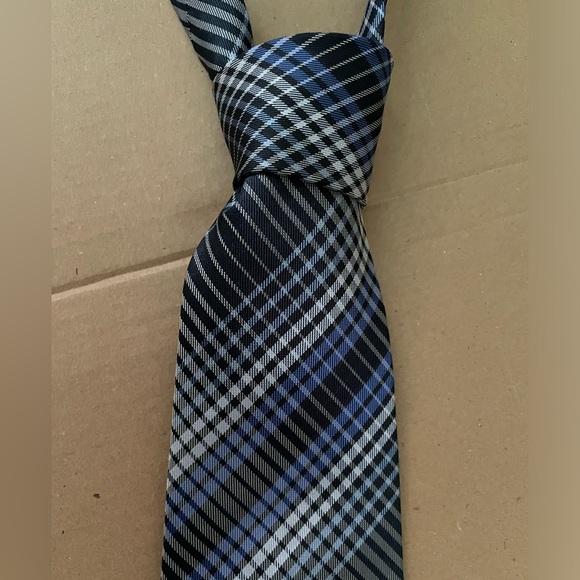 Tie - Picture 2 of 3